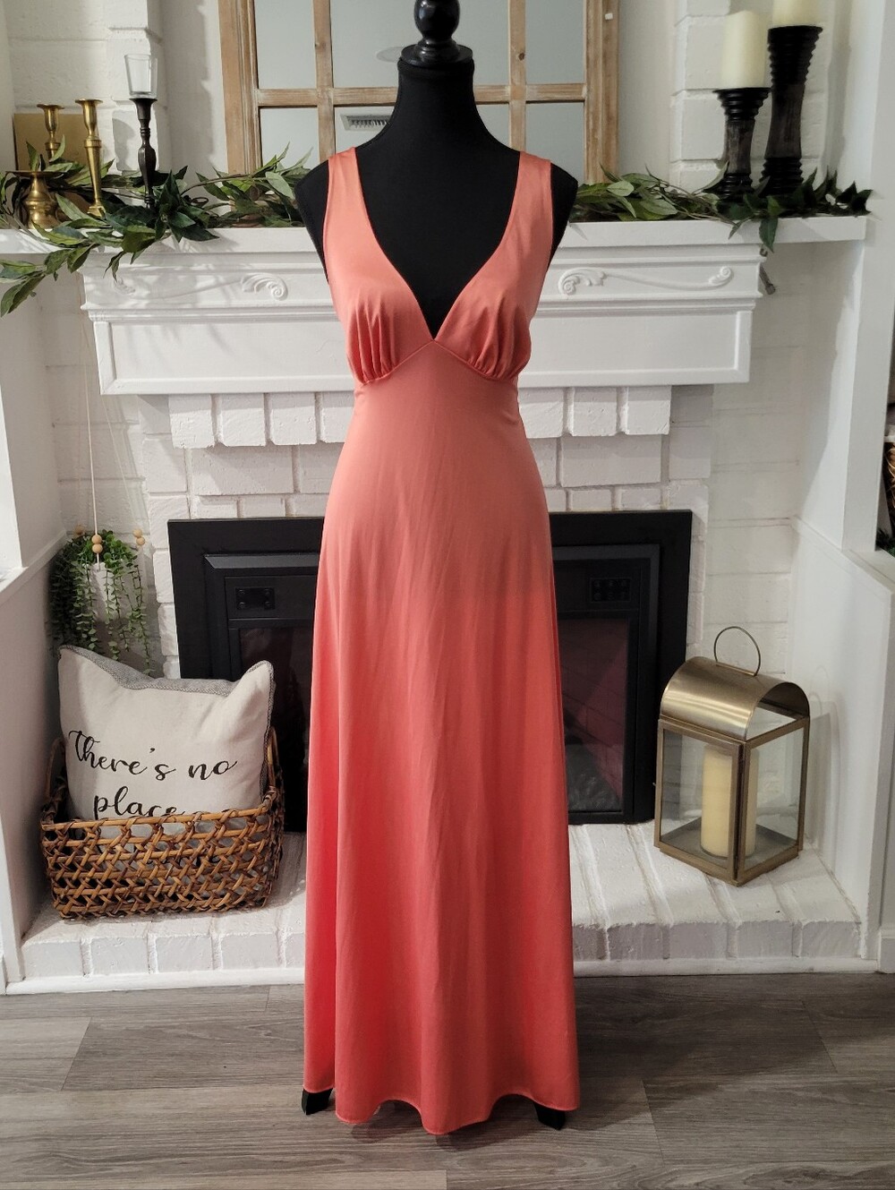 Vintage Vanity Fair Coral Sleeveless V-Neck Empire Bust  Maxi Dress Size 36